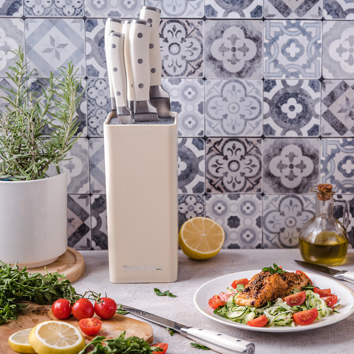 Bloco com 7 facas de cozinha